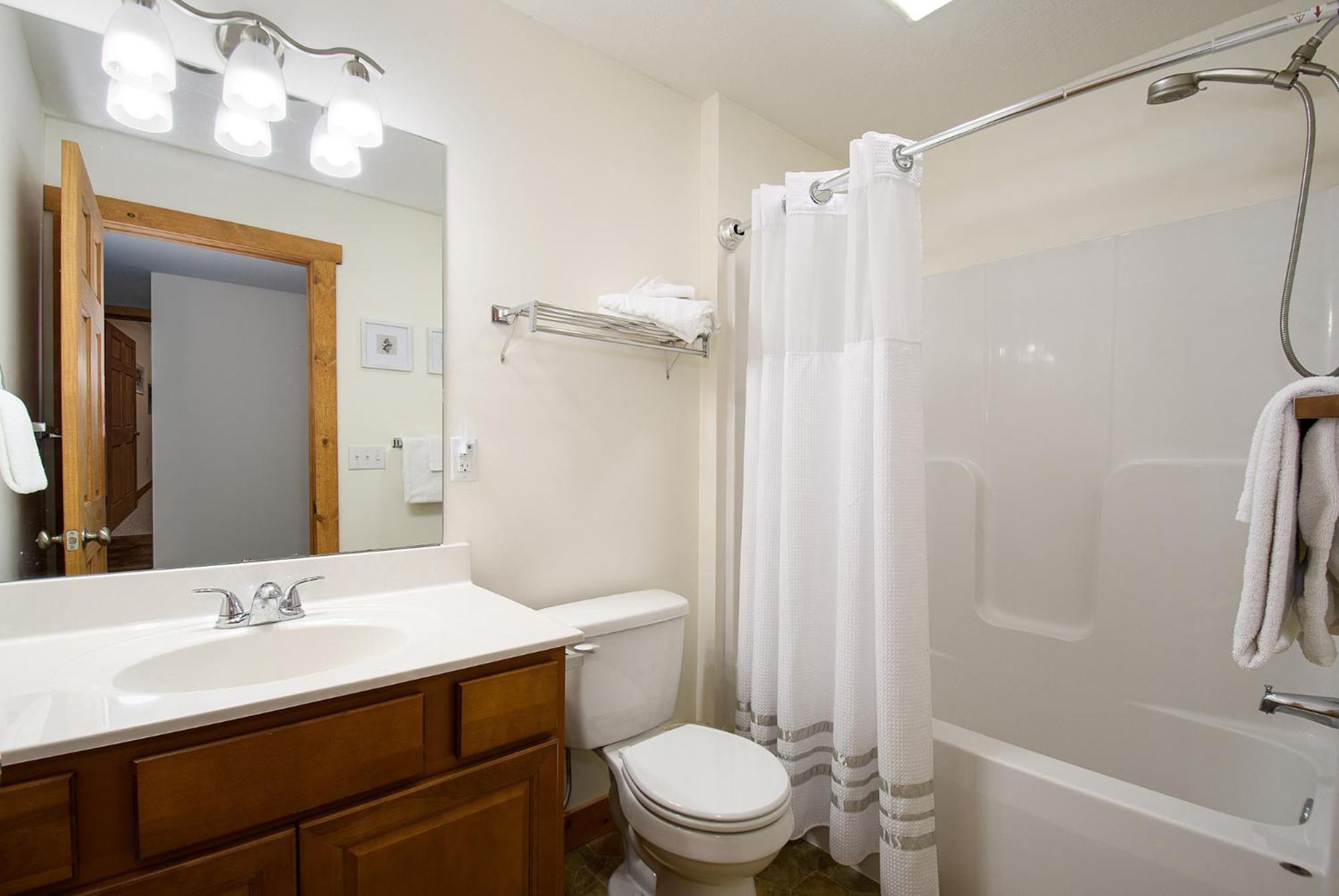 Maplewood Cottage McHenry Ngoại thất bức ảnh