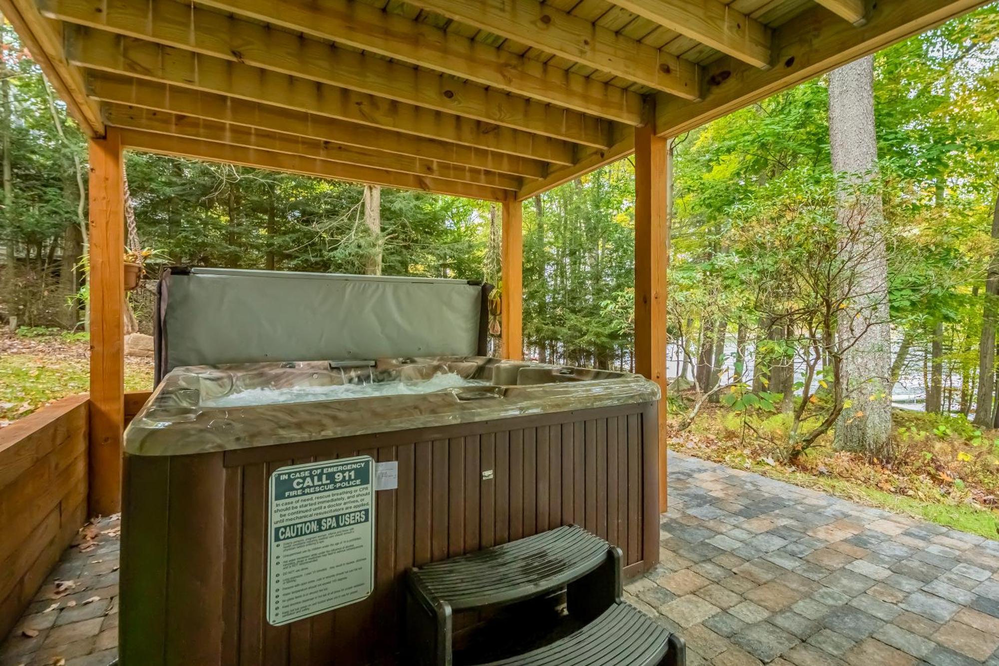 Maplewood Cottage McHenry Ngoại thất bức ảnh
